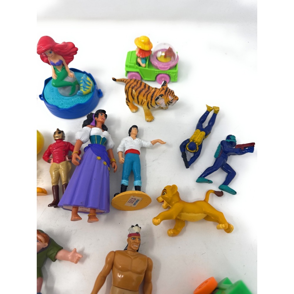 Vintage 1980s to Present Action Figure Toy Lot - Picture 3 of 4
